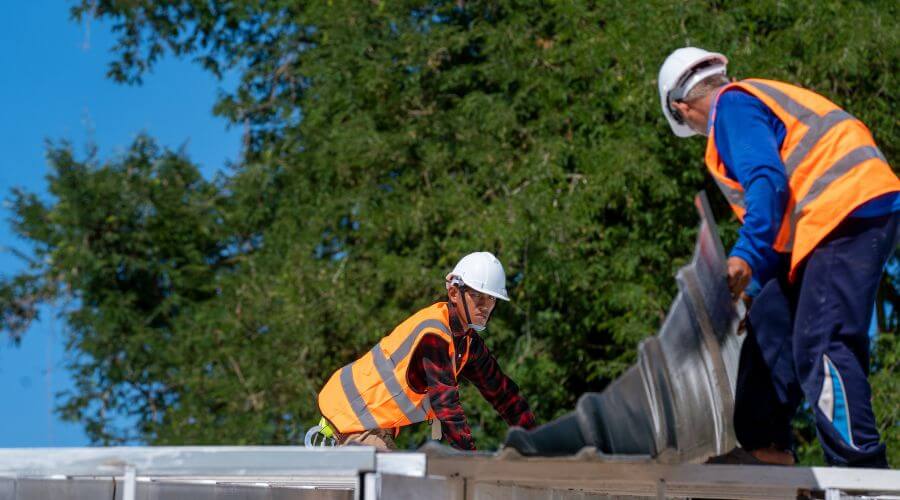 Expert Emergency Roof Repairs services in Coalmont, IN
